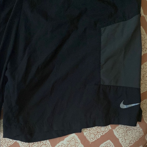 Nike Black and Gray Athletic Shorts with Elastic Waistband Xl with pockets - Picture 2 of 6